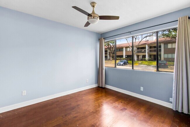 Building Photo - 12100 Melville Dr
