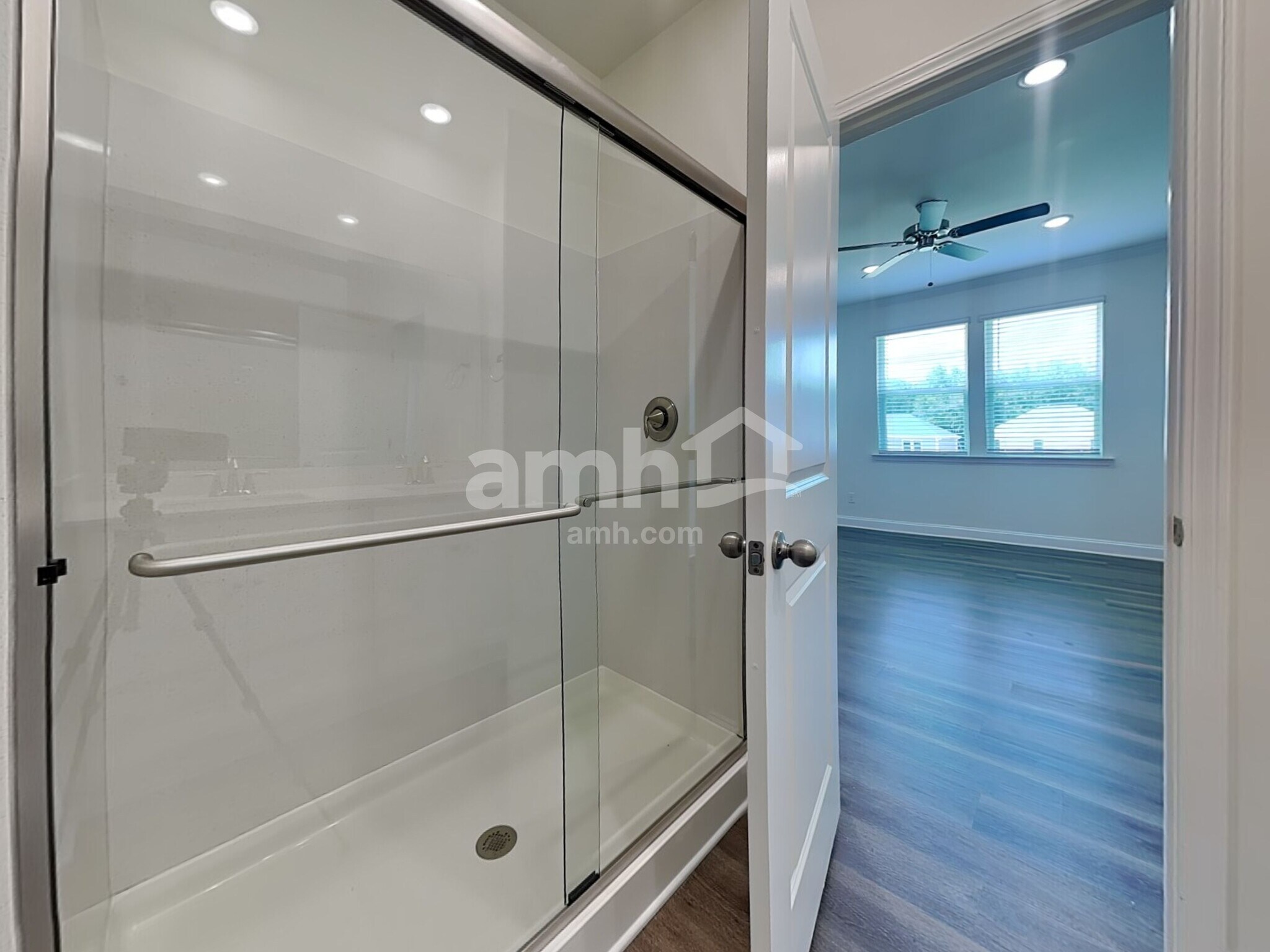 Building Photo - 3527 Lincoln Hts Ln