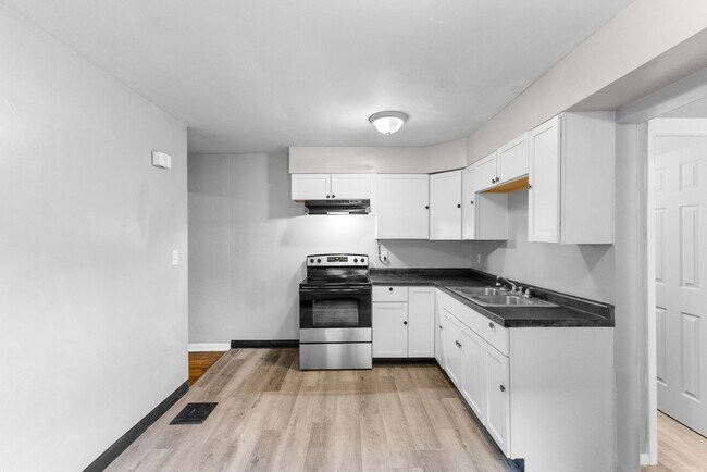 Building Photo - 384-386-386 S Napoleon Ave