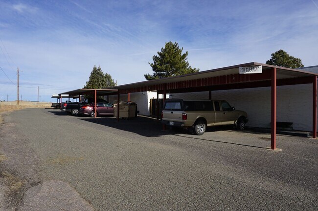 Building Photo - Spacious 2 Bedroom Condo