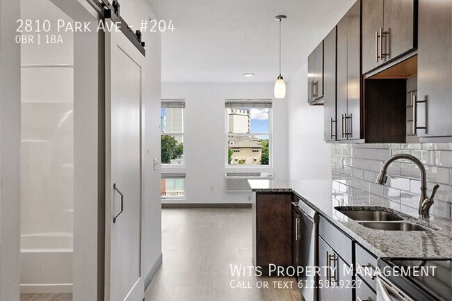 Primary Photo - 2810 Park Ave