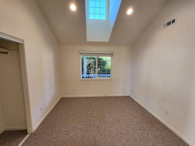 Building Photo - 97671 Marina Heights Loop