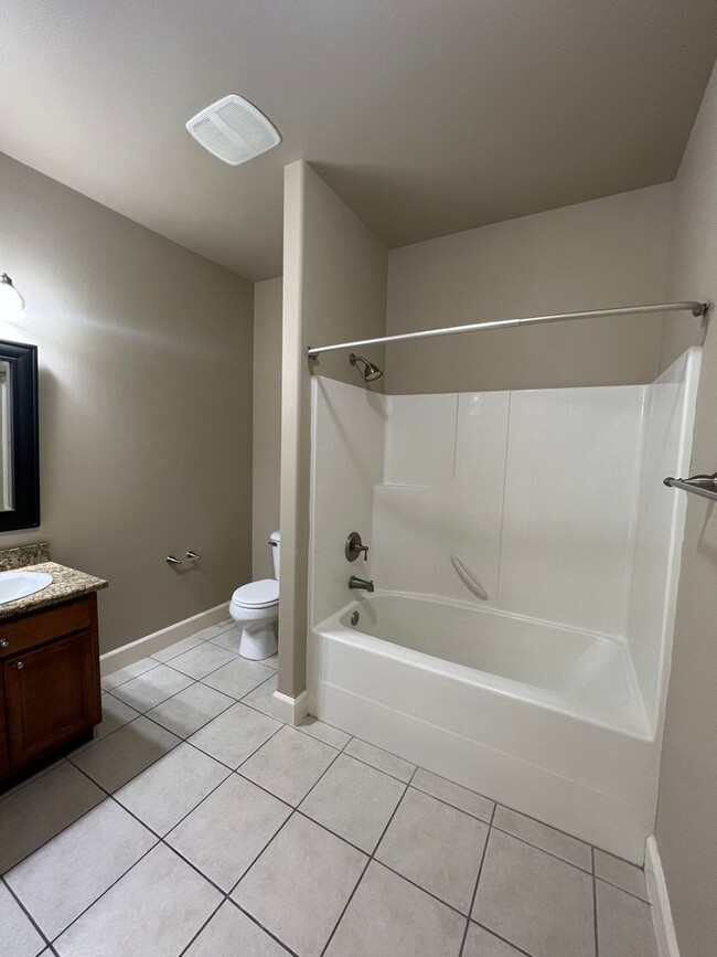 Building Photo - 8707 MacLaren Ave