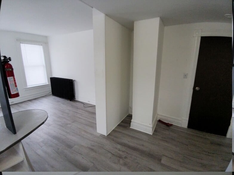 Style E3: 1 bedroom / 1 bath - 21 Depot St