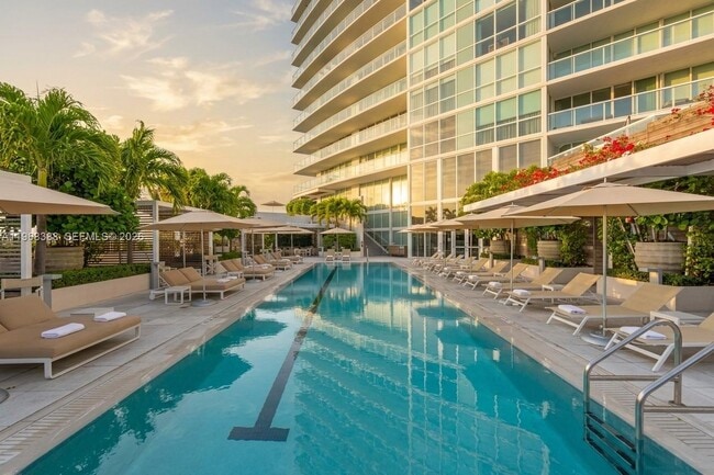 Building Photo - 450 Alton Rd