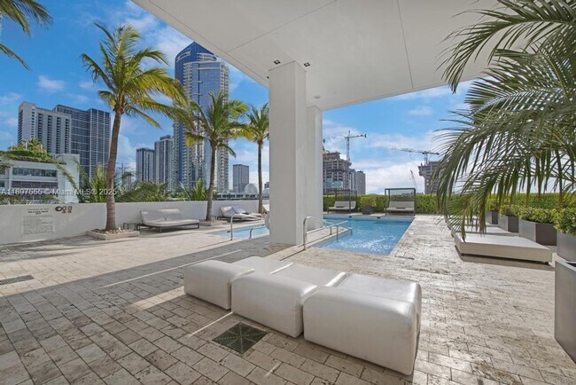 Building Photo - 1040 Biscayne Blvd