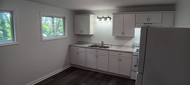 Building Photo - Christiansburg, 2 BR / 1 BA, Available in Aug 14th