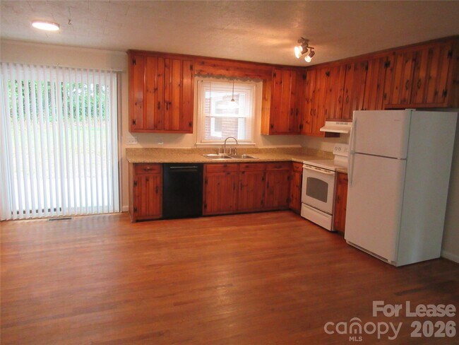 Building Photo - 745 Brady Branch Trail