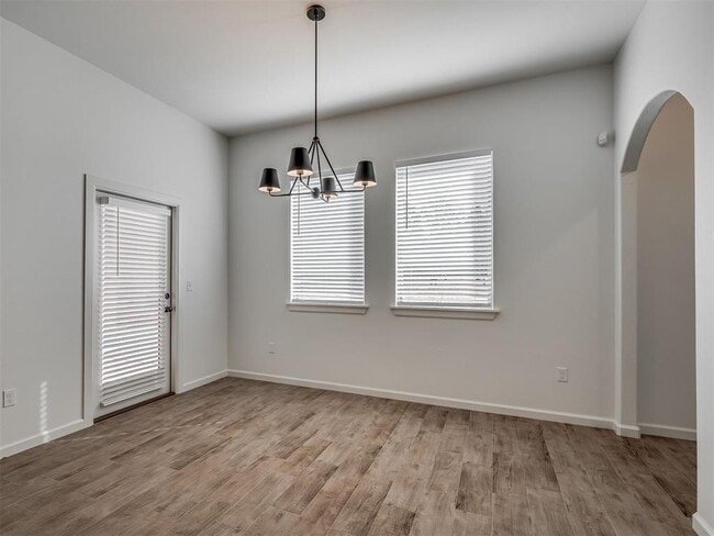 Building Photo - 8322 Robin Wy