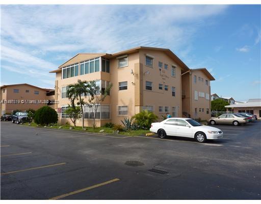 Building Photo - 120 Royal Palm Rd