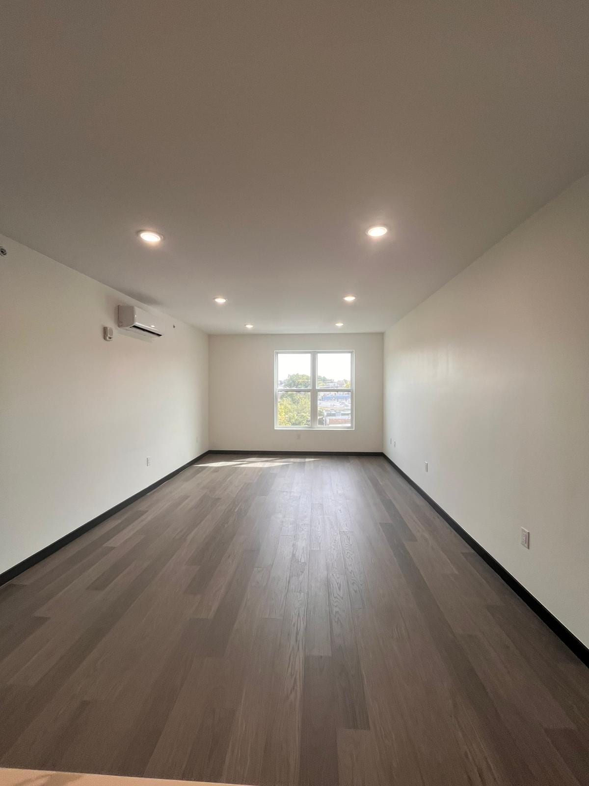 Building Photo - 130 Mallory Ave