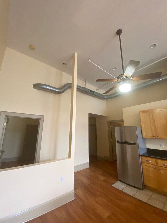 Building Photo - Theresa Park Lofts Apartments -Three Bedro...