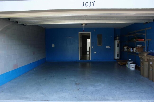Building Photo - 1017 Chalcedony St