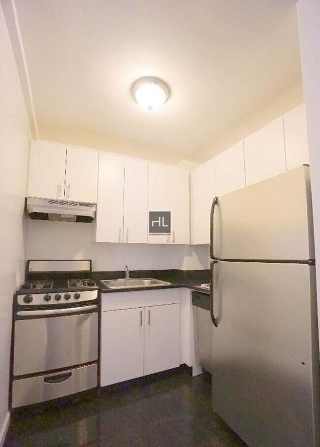 Building Photo - EAST 55 STREET