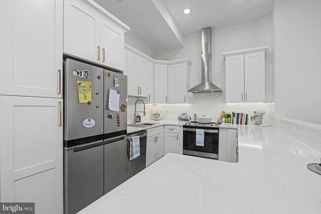 Building Photo - 120 N 3rd St