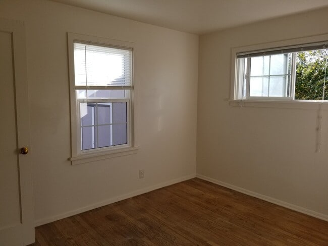 Building Photo - Ephrata House with Full Basement
