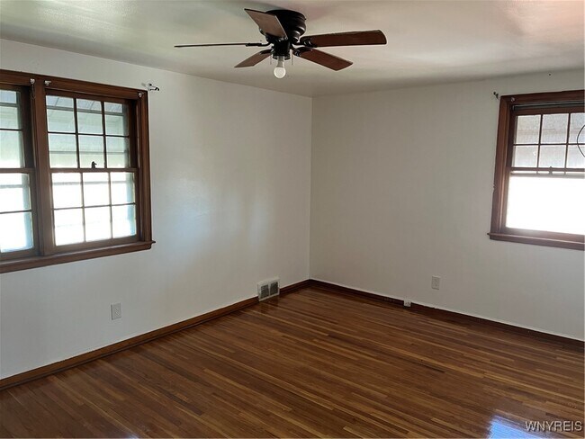 Building Photo - 61 Lynncrest Terrace