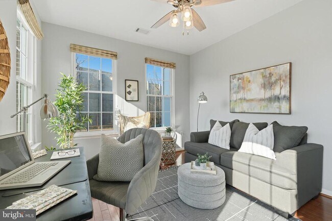 Building Photo - 2465 Army Navy Dr