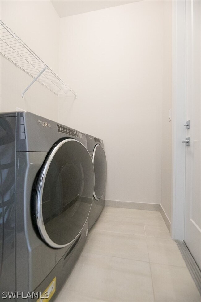 Building Photo - 4843 Frattina St.