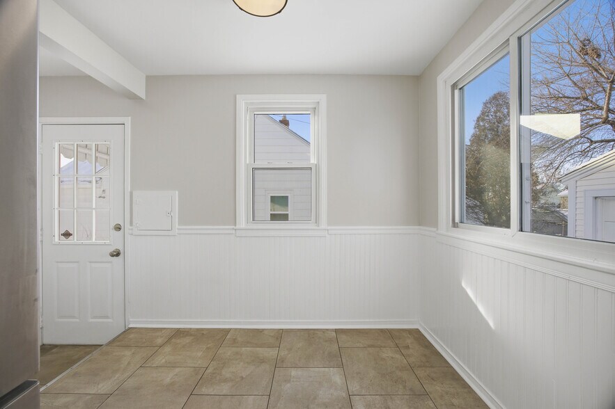 Building Photo - 470 Falstaff Rd