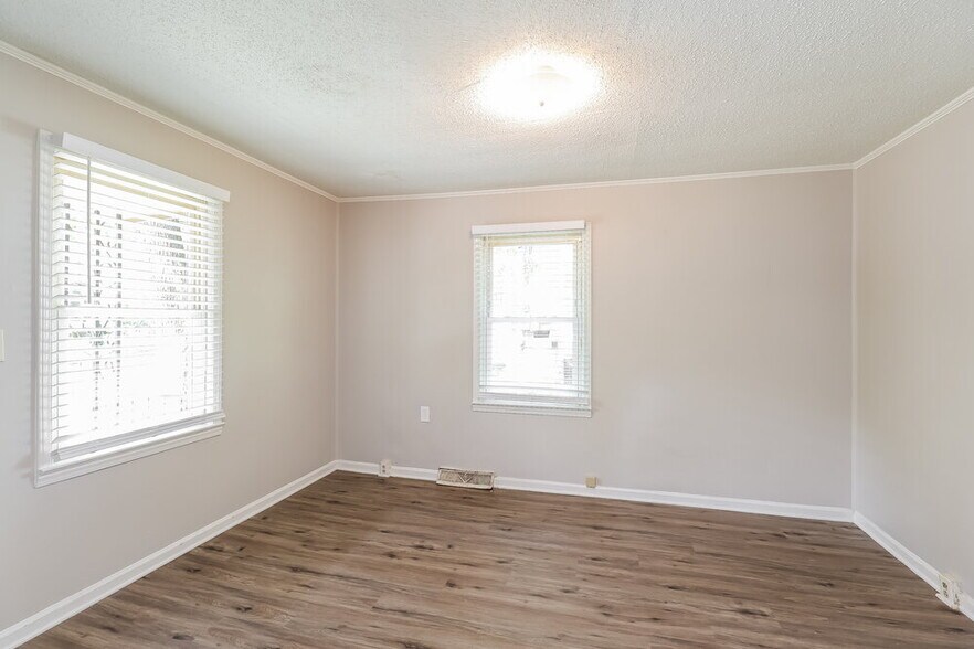 Building Photo - 508 W Allison Ave