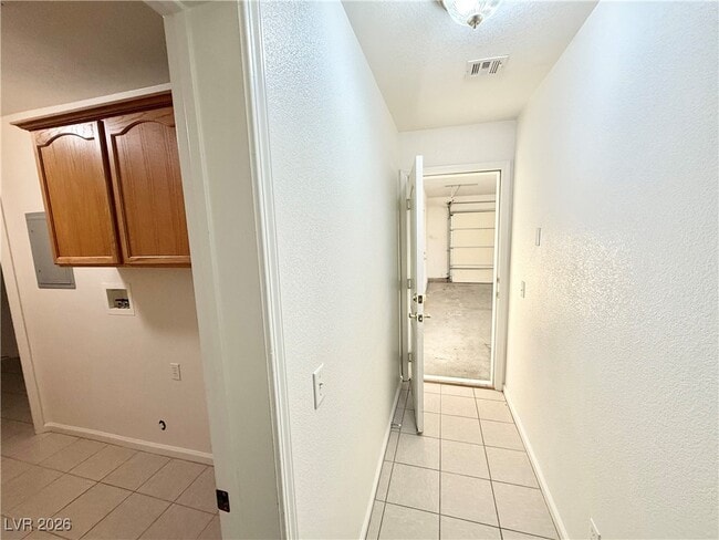 Building Photo - 5421 N Fleetwood Pl