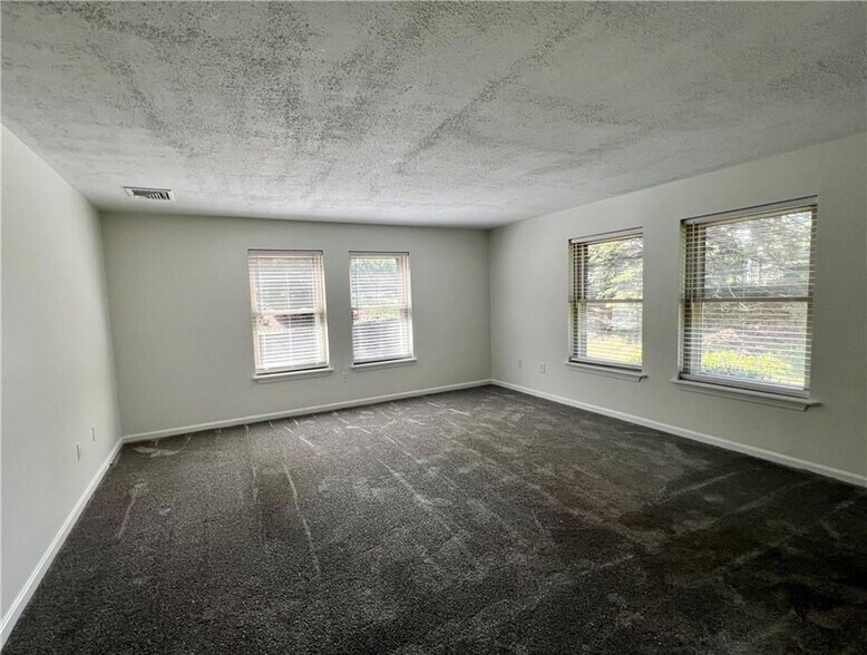 Building Photo - 3524 W Shore Rd