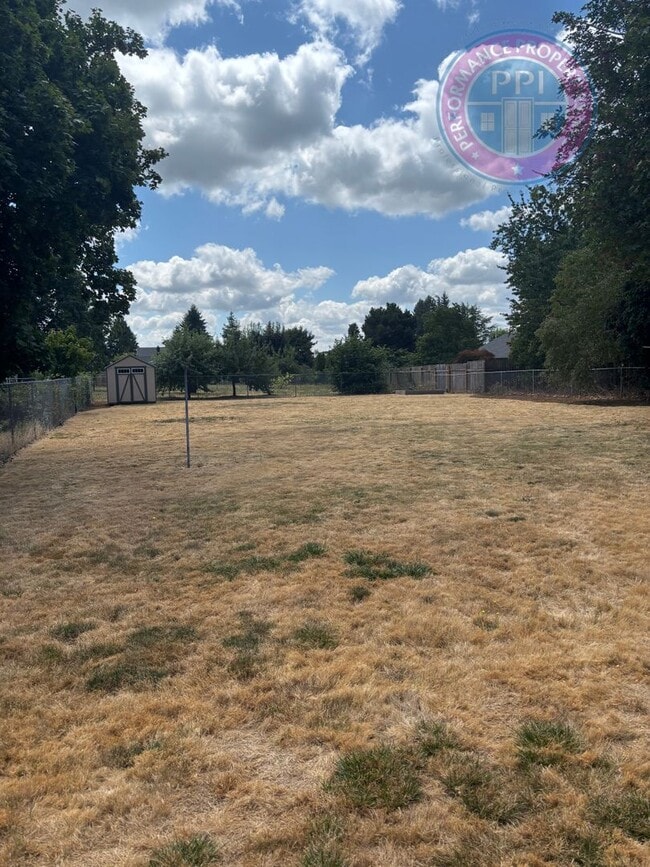 Building Photo - OREGON CITY / DEPOSIT FREE MOVE IN WITH OB...