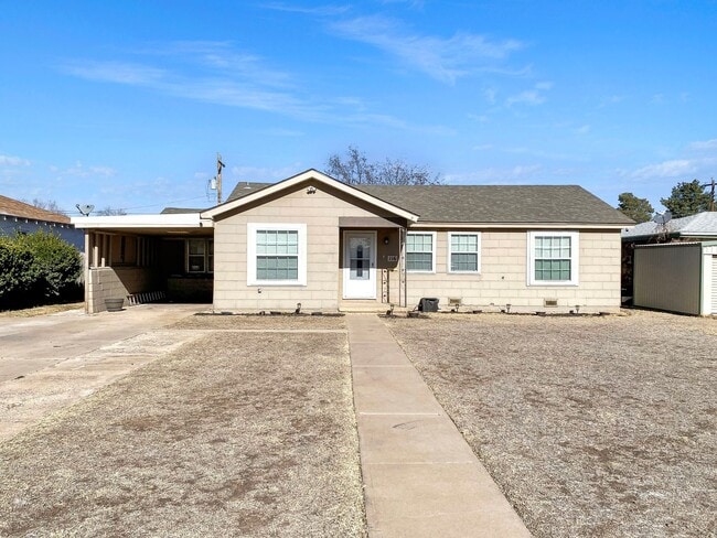 Primary Photo - 116 W Vega Dr