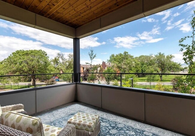 Building Photo - $2,295 / 2BD Luxury Condo