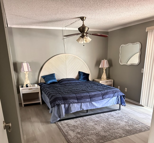 Building Photo - AVAILABLE NOW!! First-Floor 1 Bedroom / 1 Bathroom Condo in Palm Springs!