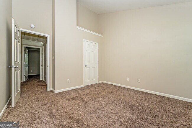 Building Photo - 129 Lantana Dr