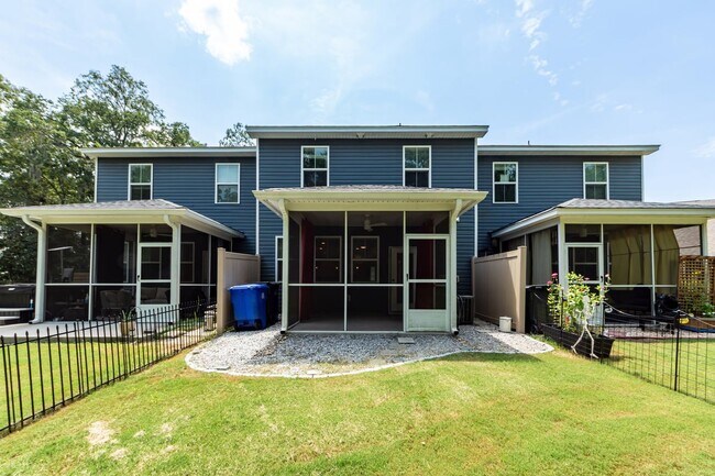 Building Photo - 7722 Park Gate Dr