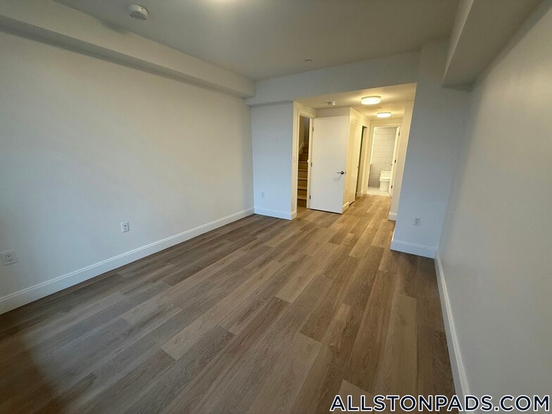 Building Photo - 1079 Commonwealth Ave