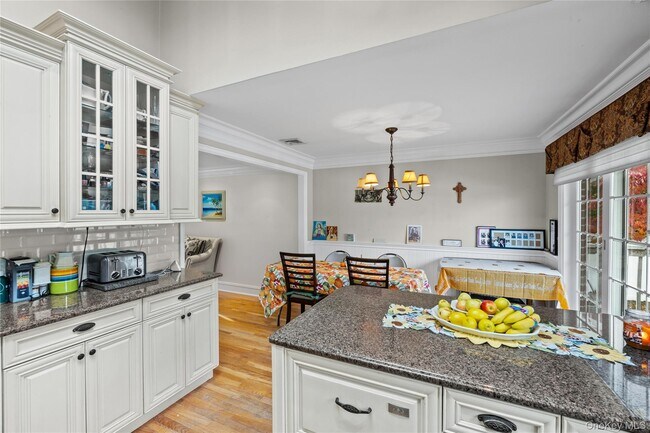 Building Photo - 78 Scott St