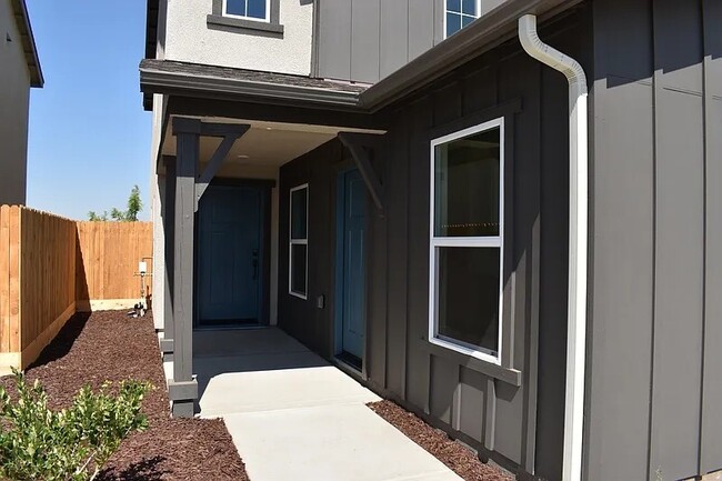 Building Photo - 4049 Cinnabar Ave