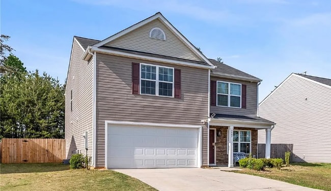Building Photo - 4 Bedroom 3 Bath Pet Friendly Rental!