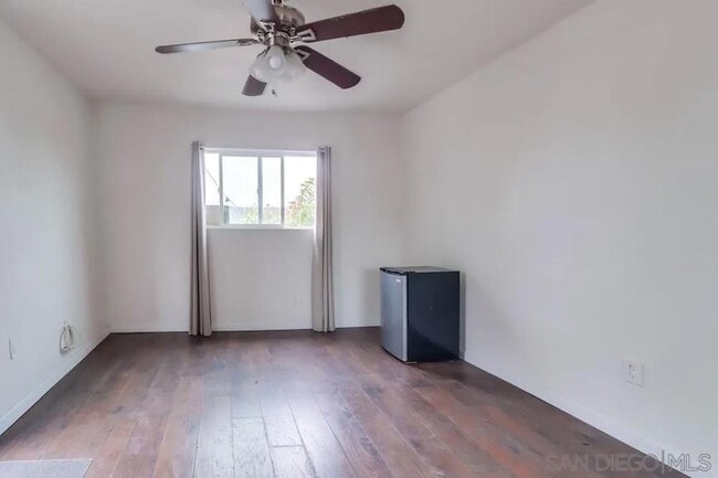 Building Photo - 3891 Superba St