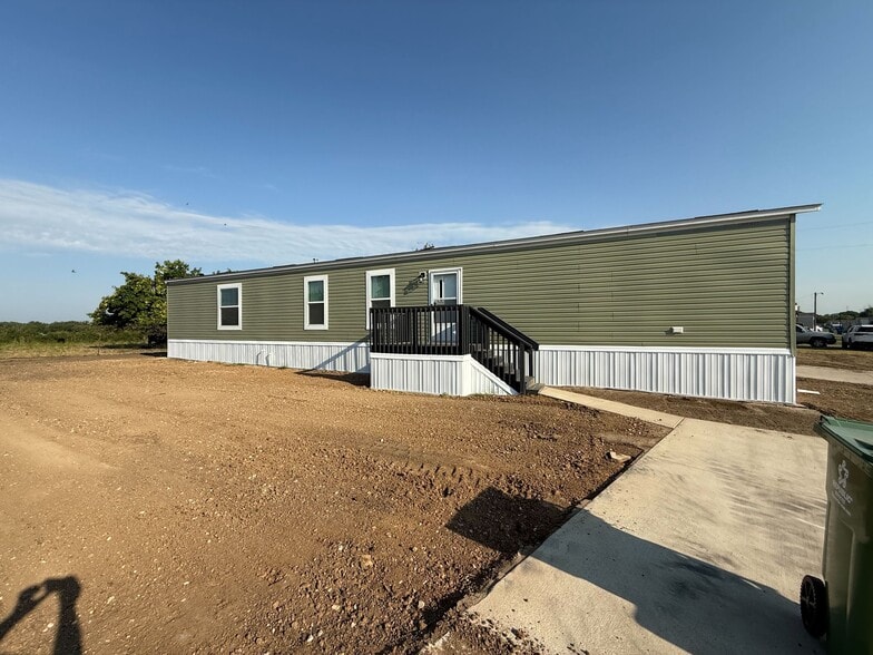 Building Photo - 139 Ponderosa Way