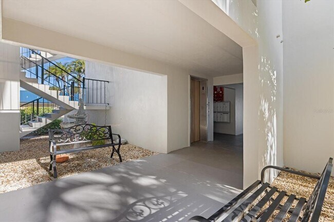 Building Photo - 649 S Tamiami Trl