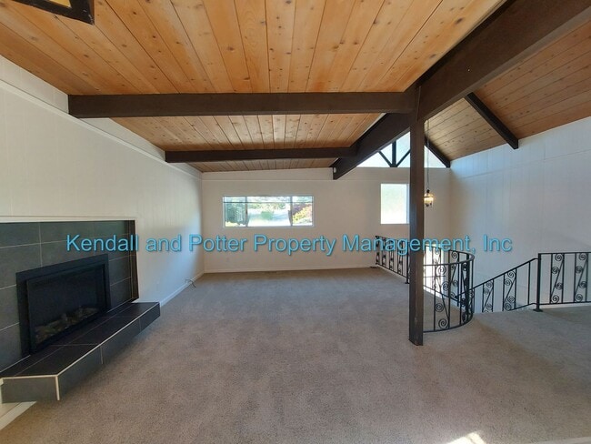 Building Photo - Spacious 4 Bedroom House In Beautiful Aptos!