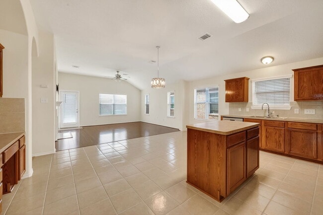 Building Photo - 9830 Lynette Falls Dr