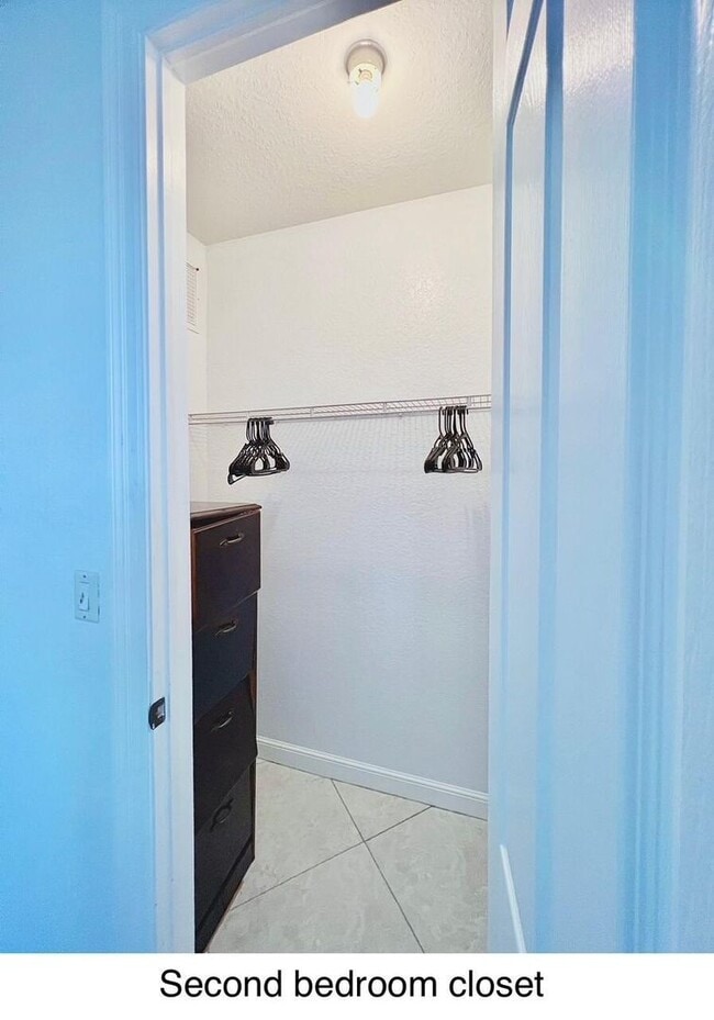 Building Photo - Luxury Townhouse West Palm Beach Gated Community two bedroom three bathrooms!