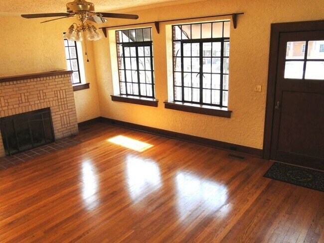Building Photo - 506 S Highland Park Ave