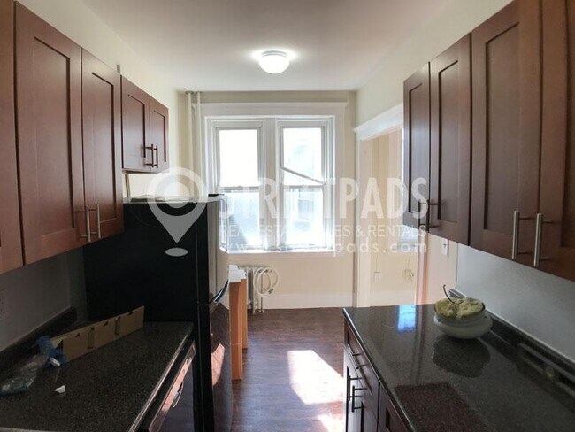 Building Photo - bedroom in Boston MA 02215