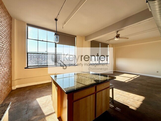 Building Photo - 1301 Market St