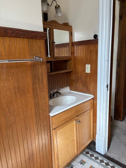 Bathroom - 762 Park Ave