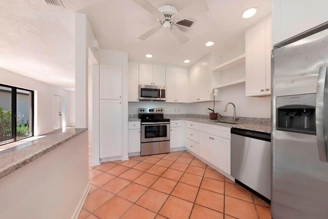 Building Photo - 5119 Minto Rd