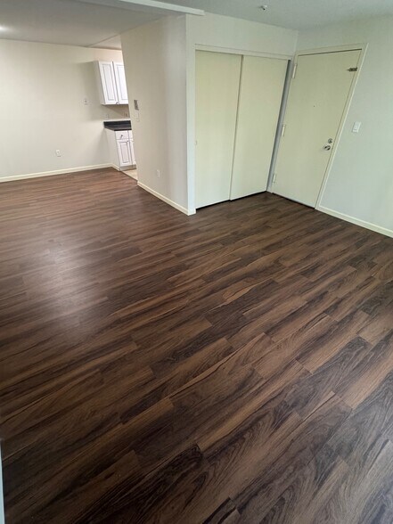 Building Photo - 5 Post Oak Ln