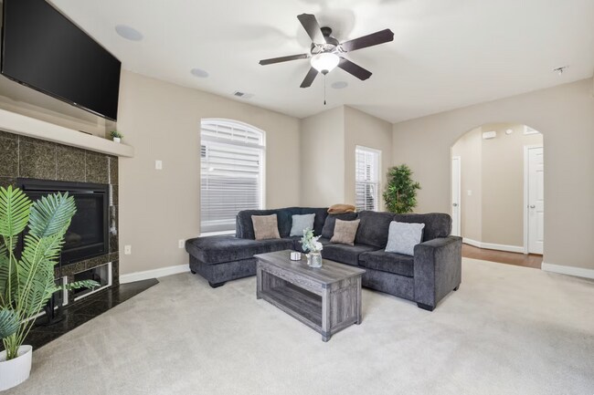 Building Photo - All-Inclusive Room in Stylish Kempsville Condo w/ Garage